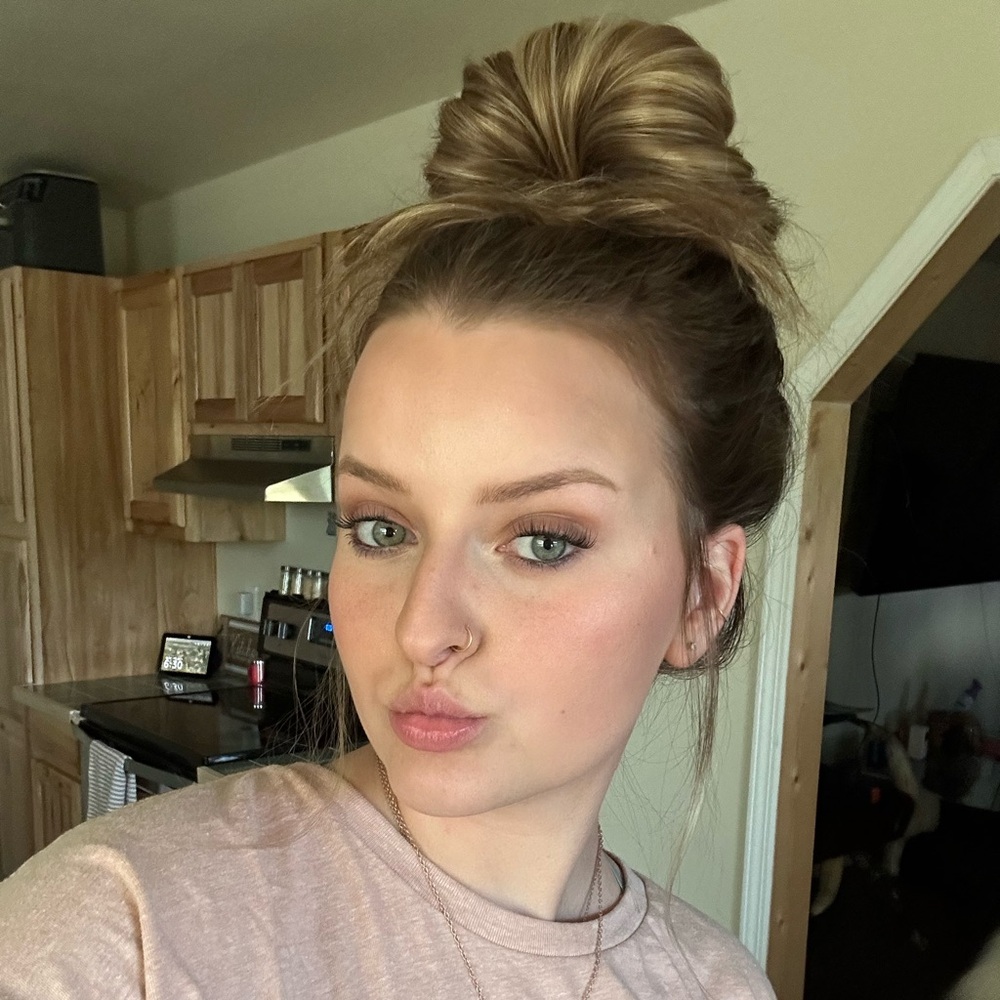 Meet your Posher, Kindra